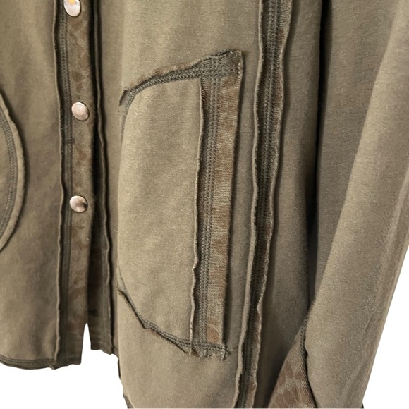 Vintage City Lights Olive Green Hooded Jacket Snap Front pockets Medium
Y2K - Picture 3 of 14